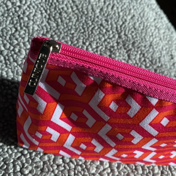 CLINIQUE Cosmetics Bag by Jonathan Adler - Picture 8 of 9
